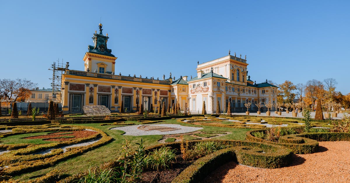 Explore the beautiful Wilanów Palace, a historic landmark in Warsaw with stunning gardens.